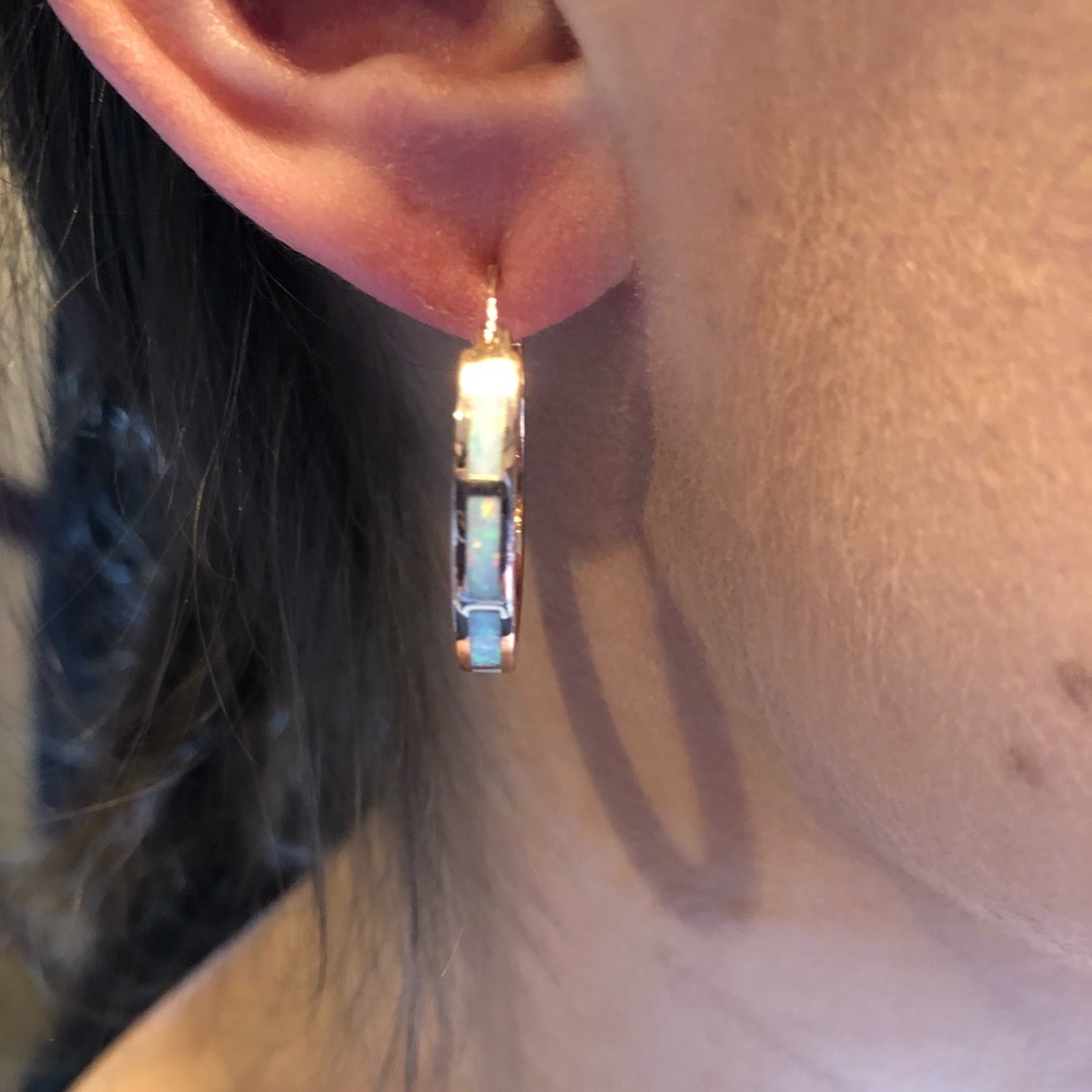LAST 1❗️BESTSELLING ROSE GOLD FIRE OPAL HOOP - Picture 4 of 7